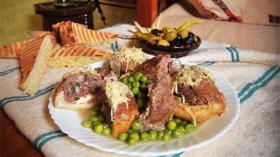 “قرنون” محشي باللحم والجبن