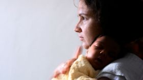 أنجبت ابني الأول وزوجي عليّ تغير!