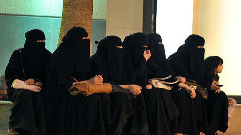 السعوديات يفضلن الزواج من الأجانب