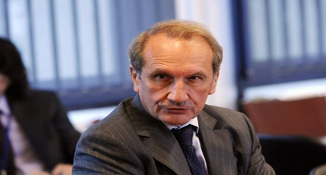 Une association algérienne décide d’ester Gérard Longuet en justice