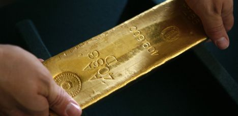 Algeria Urged to Convert US Dollar Reserves into Gold and Euro