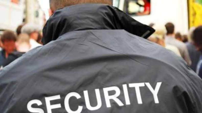 أعوان الأمن العاملون بسد كدية أسردون يحتجون بعد طردهم من العمل