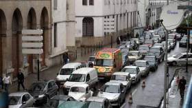 الازدحام يخنق الرايس حميدو والسكان يطالبون بجسر يعبر البحر