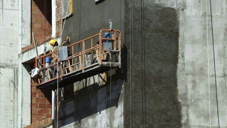 دعوة لتفعيل قانون المناولة والعمل في الجزائر