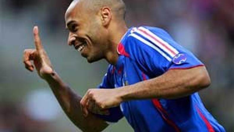 تييري هنري يفكر في اعتزال اللعب الدولي بعد يورو 2008