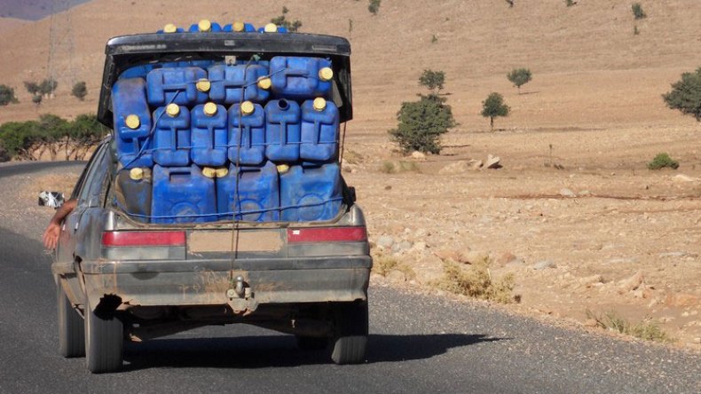 إحباط محاولات تهريب أكثر من 600 ألف لتر نحو المغرب