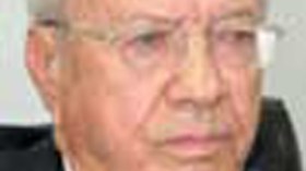 تعيين الوزير السابق الباجي قائد السبسي رئيسا جديدا للحكومة في تونس