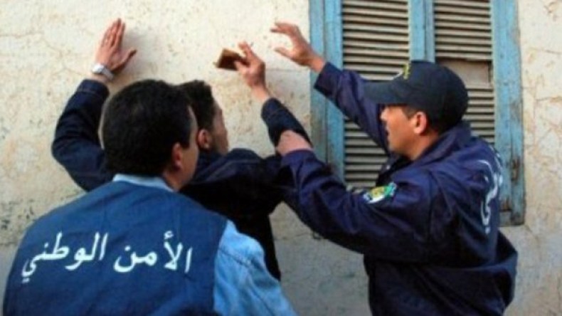 توقيف خمسة مغاربة في مداهمة منزل ببسكرة