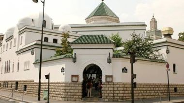 Alger dépêche un émissaire en France pour étudier le recul de son influence dans les Conseils islamiques