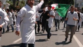 الأطباء المقيمون يثورون على قرار منعهم من التبرع بدمهم