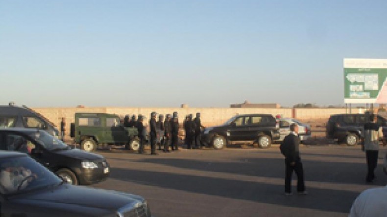 سلطات الاحتلال المغربي تعتقل مناضلتين صحراويتين بمطار العيون