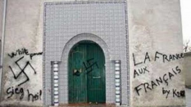 مسجد بجهة باريس الكبرى يتعرض للتدنيس