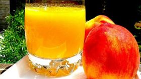 عصير الخوخ بالليمون المنعش