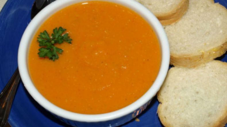 حساء العدس الأحمر