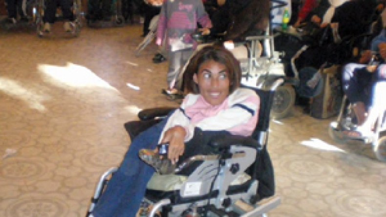 مساعدات أمريكية للمعوقين في الجزائر