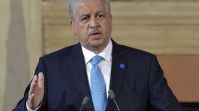 سلال يخيّر وكلاء السيارات: الاستثمار محليا أو سحب الرخص