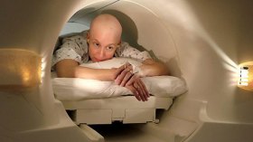 نساء خاصمن المرآة وأخريات رفضن التقاط صور لهن