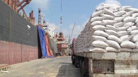 الجزائر تستبق “أزمة غذاء” باقتناء 50 ألف طن من القمح