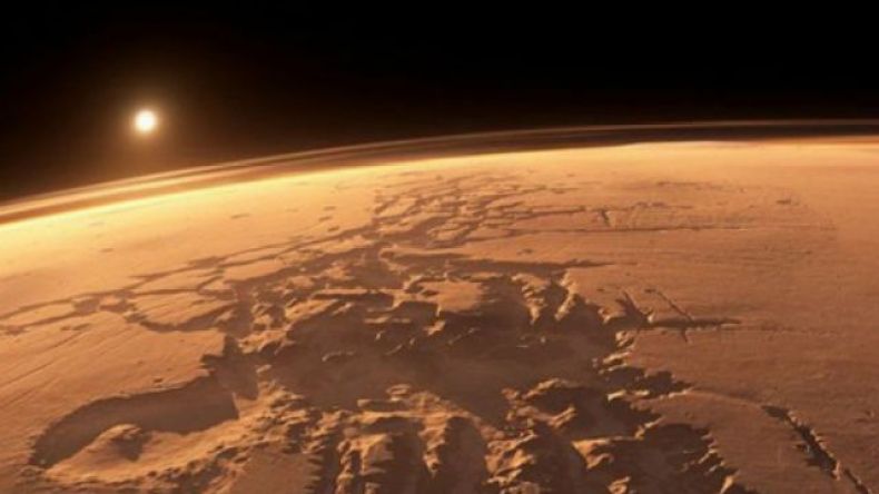 ثلاثون ألف تشيكي يشترون أراض على سطح القمر والمريخ!