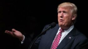 دونالد ترامب يذمّ وسائل الإعلام الأمريكية ويصفها بالفاسدة والمتحيّزة