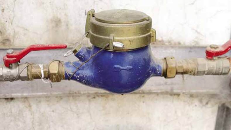 فتنة في بيوت الجزائريين بسبب عدادات الماء الجماعية