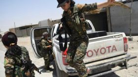 معركة الرقة.. “الجنس اللطيف” على خط النار