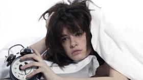 تحذير للمتزوجين.. قلة النوم تسبب الطلاق والانتحار!