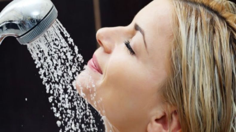 احذري هذه العادات السيئة أثناء الاستحمام؟!