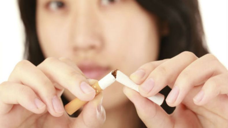 إقلاع المرأة عن التدخين أسهل بكثير بعد مرحلة التبويض