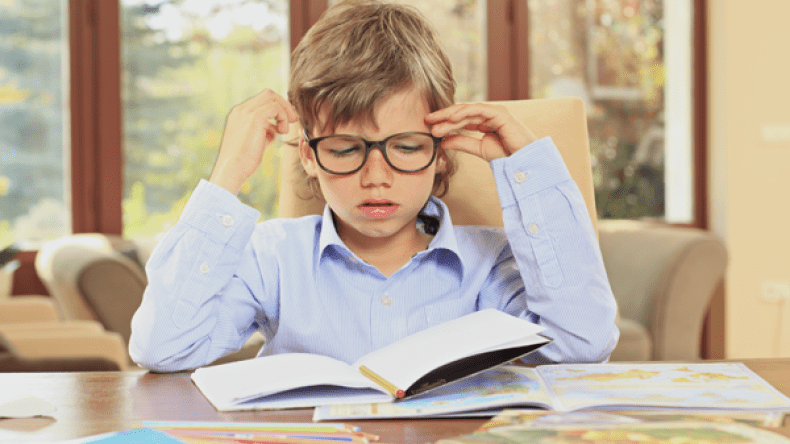 أطفالنا يواجهون مشكلات دراسية.. لمن نوجه أصابع الاتهام؟