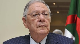 الترشح.. إيعاز أم طعم ألقاه ولد عباس لإصطياد الوزراء؟