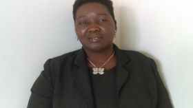 خادمة مالاوية تكسر حصانة مستخدمتها الدبلوماسية وتزيلها من منصبها