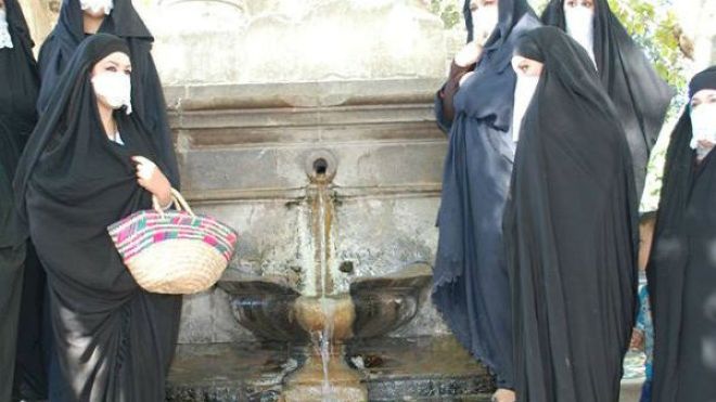 الحجاب يدفع السطايفيات للتنكر لـ “الملاية” السوداء!