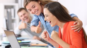 النساء أقدر على حل المشكلات وأفضل من الرجال في قيادة السيارات