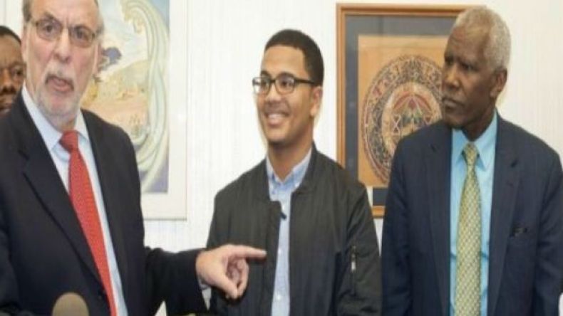 مسلم يحظى بالاهتمام في نيويورك والسبب.. امرأة يهودية!