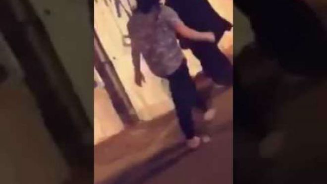 التحرش بفتاة خرجت بدون عباءة بالرياض