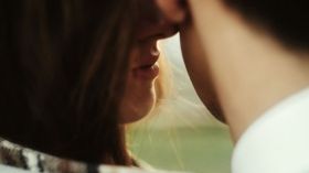 المرأة تحب من يختاره أنفها!