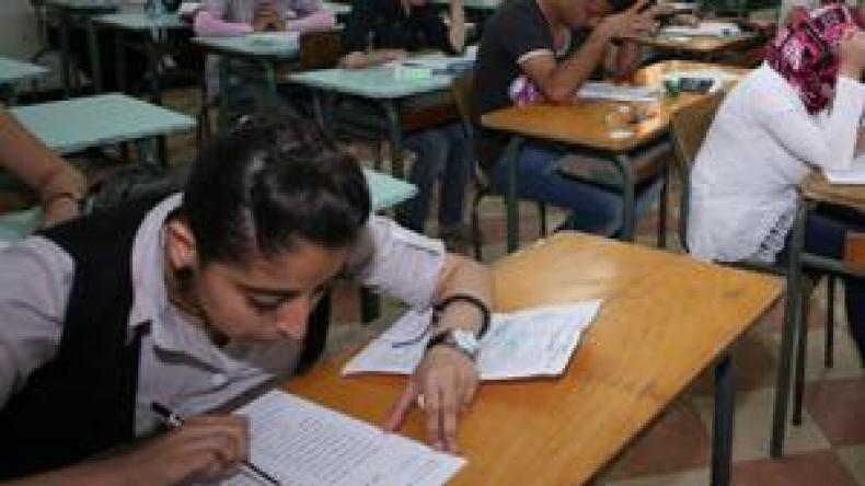 إلغاء العمل بعتبة الدروس بداية من الموسم القادم وإدماج 17 ألف متعاقد