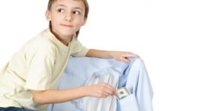 كيف نعالج سلوك السرقة عند الأطفال؟