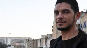 لم أستخفّ بلغة الضّاد.. ولهذا قاطعت حديث مراسلة “سكاي نيوز عربية”!