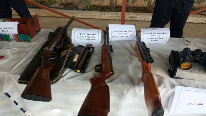 توقيف أربعة أشخاص بحوزتهم بنادق صيد شرق البلاد