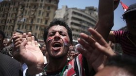 مليونية مصرية رفضا لتقليص صلاحيات الرئيس