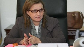 مونية مسلم تحقق في عدد المعاقين بالجزائر