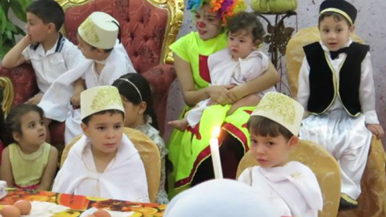 مكتب “كافل اليتيم” بسور الغزلان ينظّم ختانا جماعيا للأطفال الفقراء
