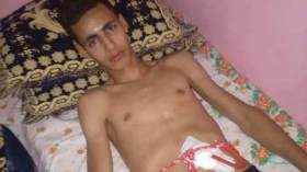 حرمان علي من الدراسة بعد تسممه بـ”حمض البطاريات”