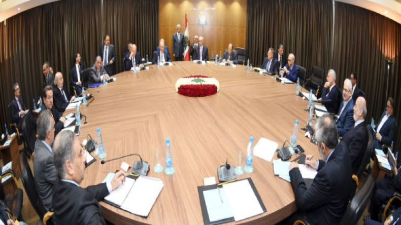 أزمة النفايات في لبنان على طاولة مجلس الوزراء