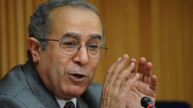 لعمامرة يجدد التزام الجزائر بدعم الشعب المالي