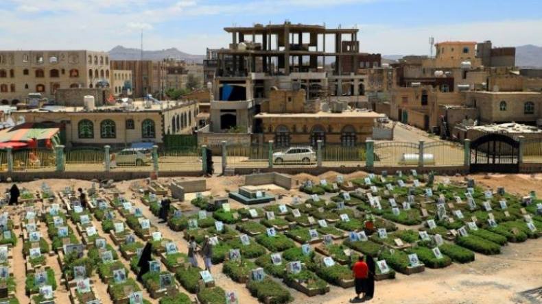 مقتل 11 مدنياً بينهم طالبات مدرسة في اليمن