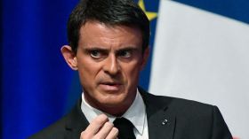 مانويل فالس: فرنسا ستمدد “الطوارئ” بضعة أشهر