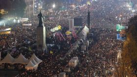 شعبية رئيسة كوريا الجنوبية في مهب الريح.. والسبب؟